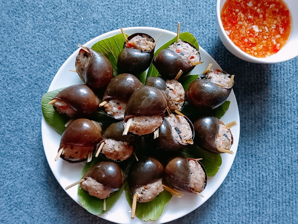 Ốc bươu nhồi thịt hấp