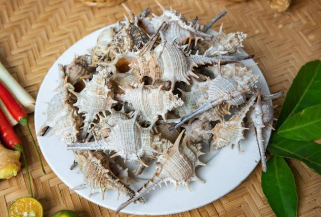 Ốc gai nướng mộc
