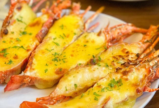 Tôm sốt pho mai nướng – Đậm đà, béo ngậy tại Ốc Thuỷ Dương