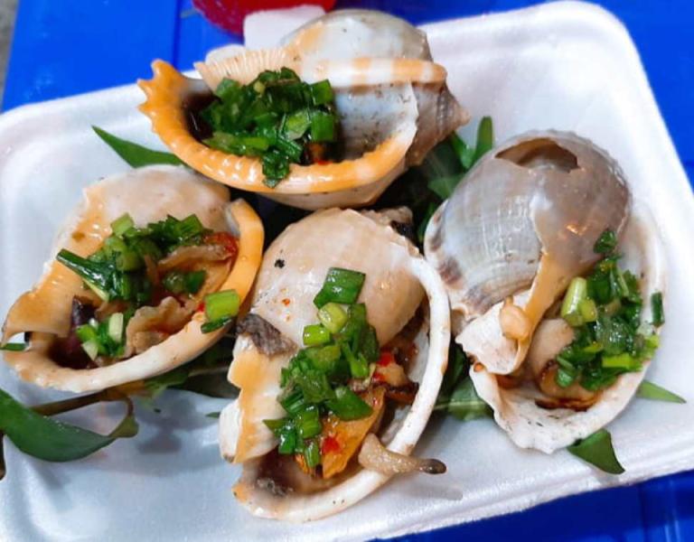 Ốc tỏi nướng mỡ hành