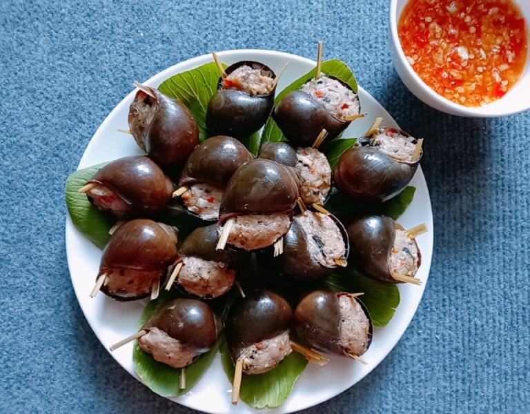 Ốc bươu nhồi thịt hấp