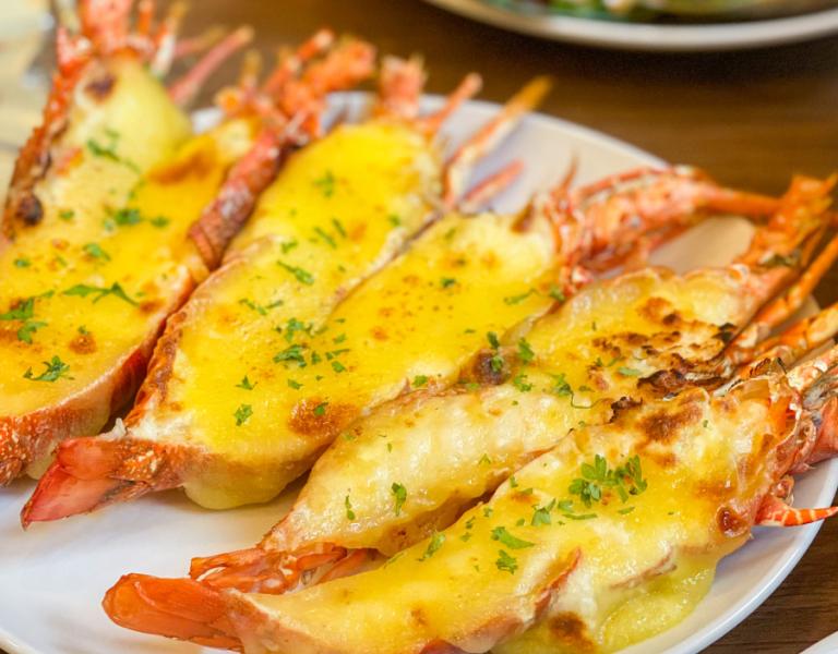 Tôm sốt pho mai nướng – Đậm đà, béo ngậy tại Ốc Thuỷ Dương
